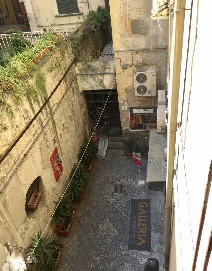 Napoli Plebiscito Apartment Bagian luar foto