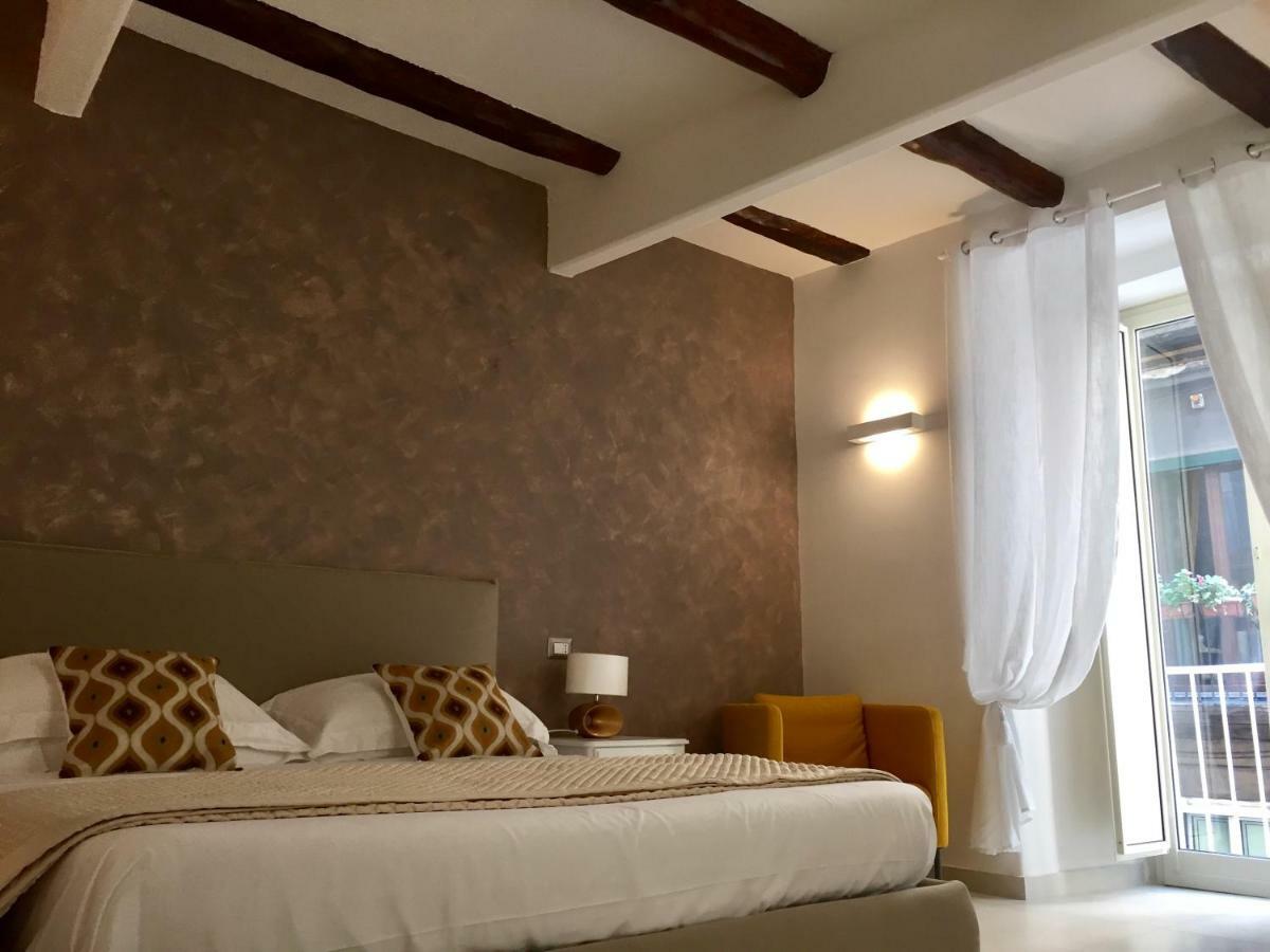 Napoli Plebiscito Apartment Bagian luar foto