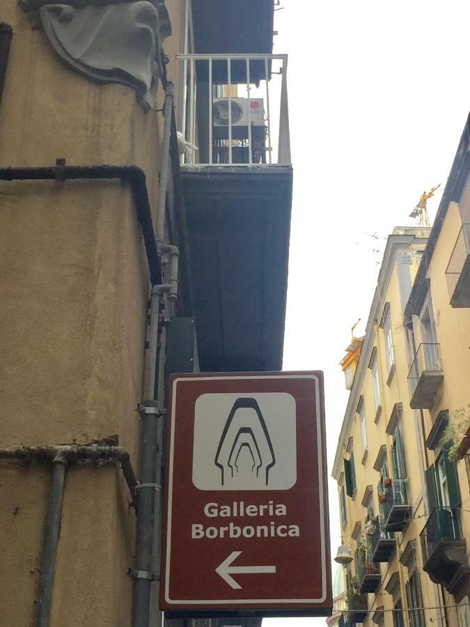 Napoli Plebiscito Apartment Bagian luar foto