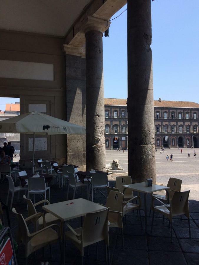 Napoli Plebiscito Apartment Bagian luar foto