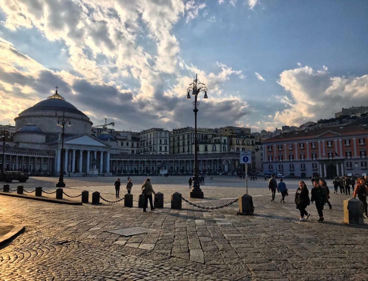 Napoli Plebiscito Apartment Bagian luar foto