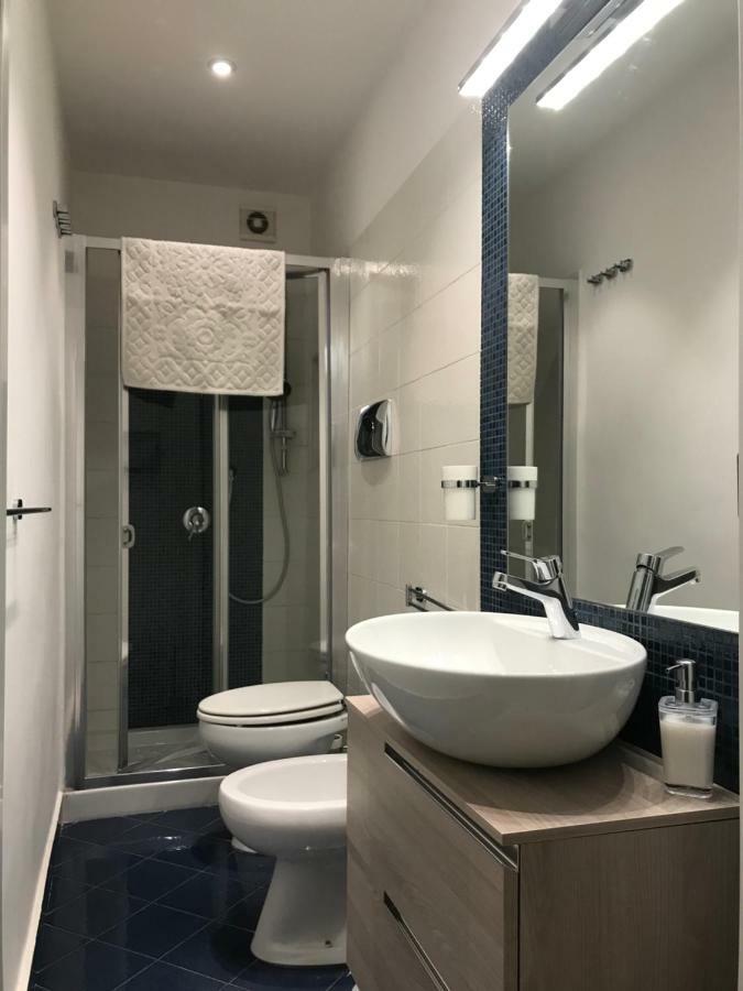 Napoli Plebiscito Apartment Bagian luar foto