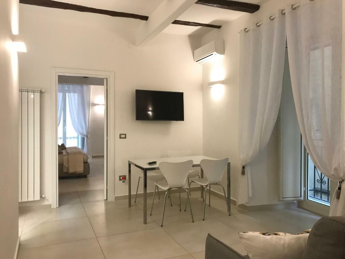 Napoli Plebiscito Apartment Bagian luar foto